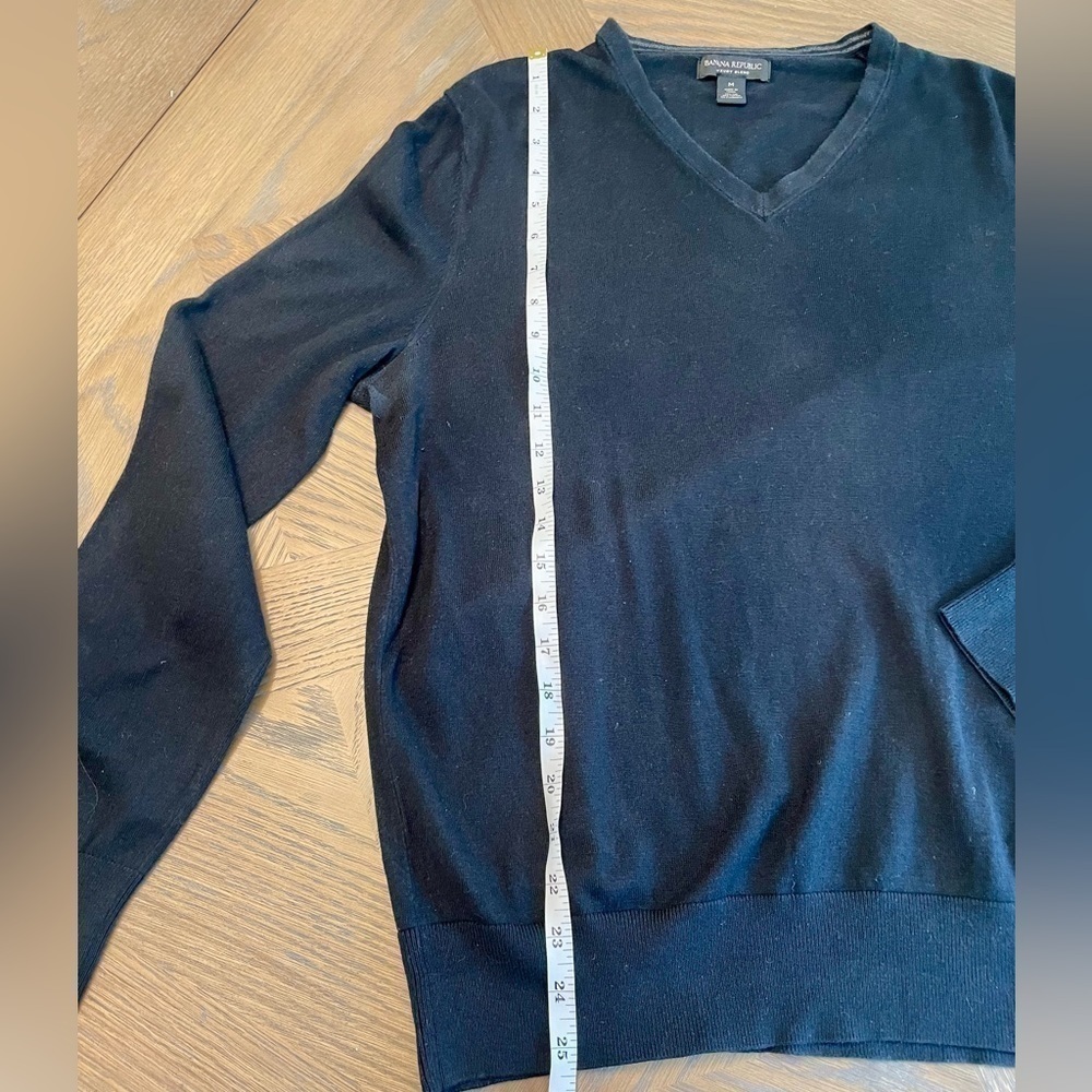 Banana Republic Luxury Blend V Neck Sweater Black - Picture 6 of 6